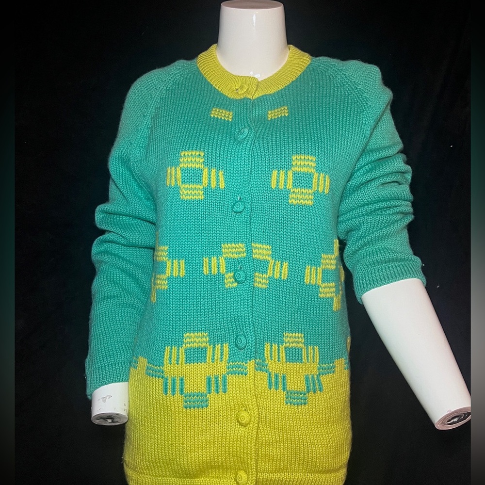 Vintage Donovan Galvani Cardigan sweater, size Medium, European size 38. Wool.